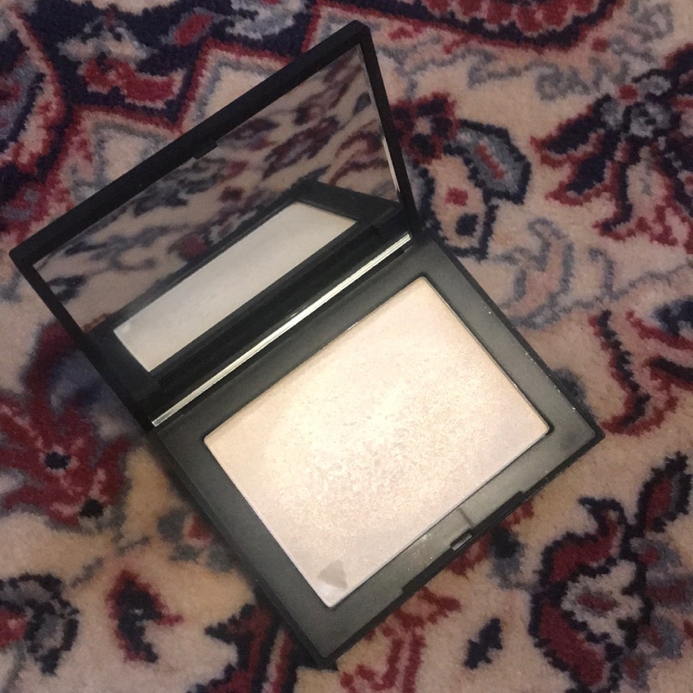Nars Highlighter in Albatross